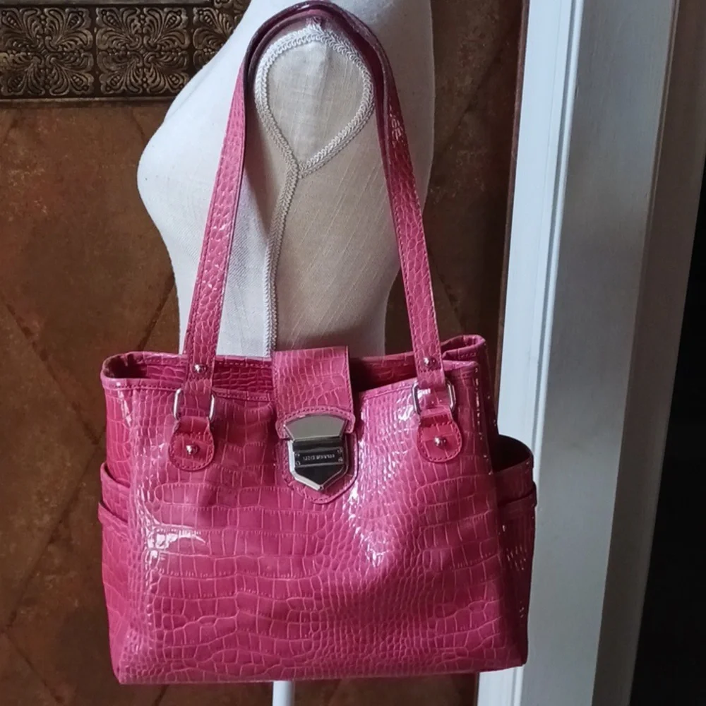 LIZ Claiborne Signature Shoulder Tote With Detachable Wrislet - Picture 13 of 14